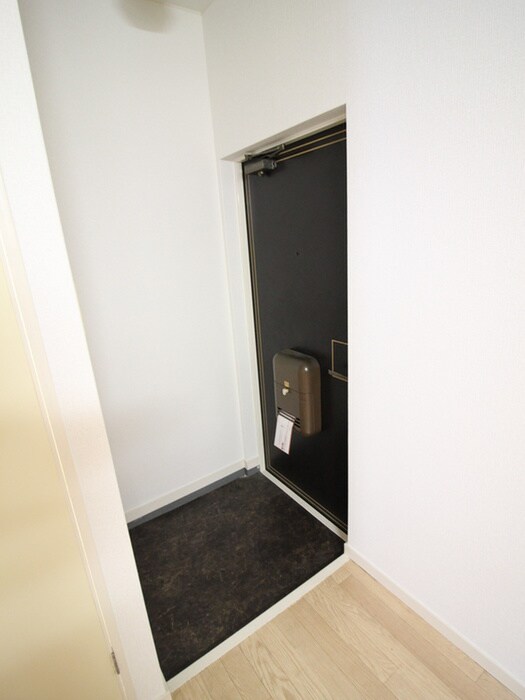 物件内観写真8　(玄関)