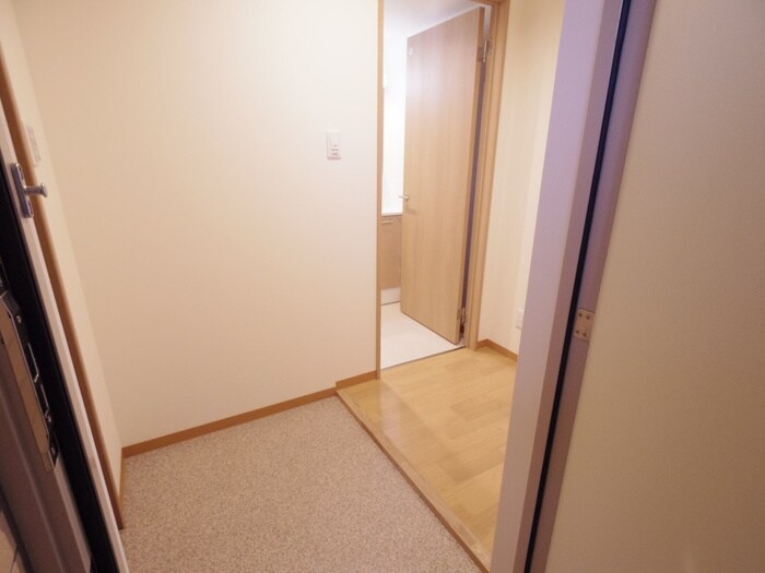 物件内観写真22　(玄関)