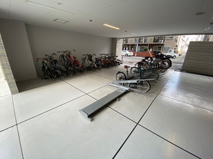 物件外観写真6　(駐輪場)