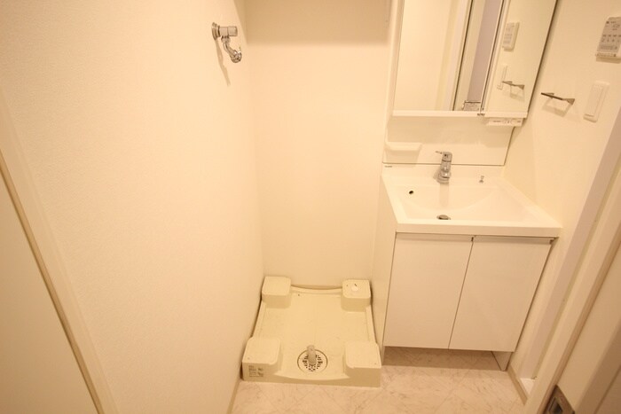 物件内観写真16　(洗濯機置場)