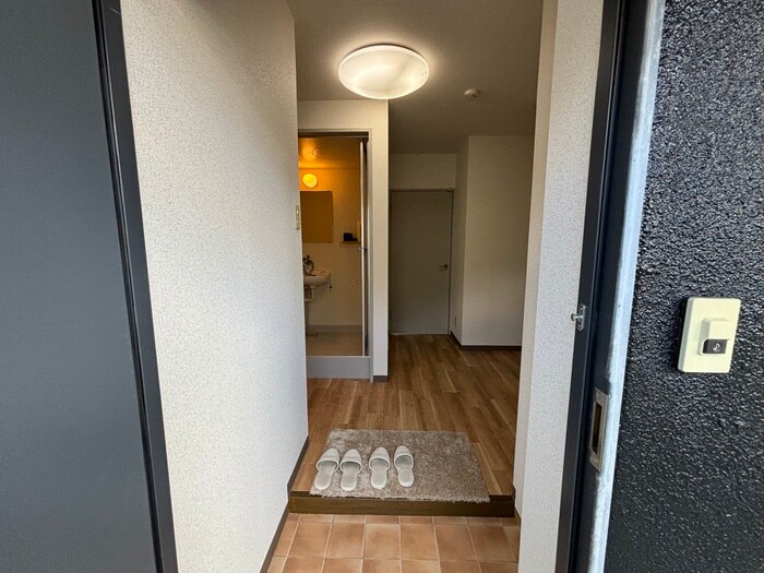 物件内観写真8　(廊下)