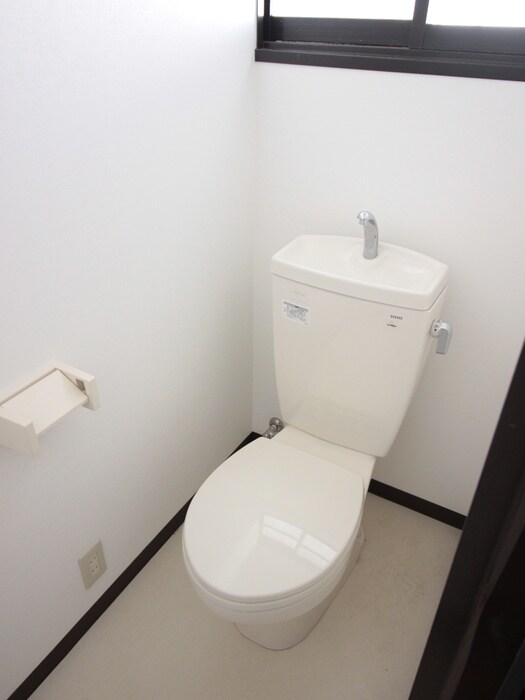 物件内観写真8　(トイレ)