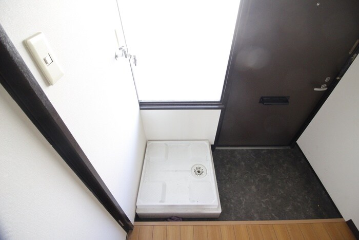 物件内観写真13　(洗濯機置場)