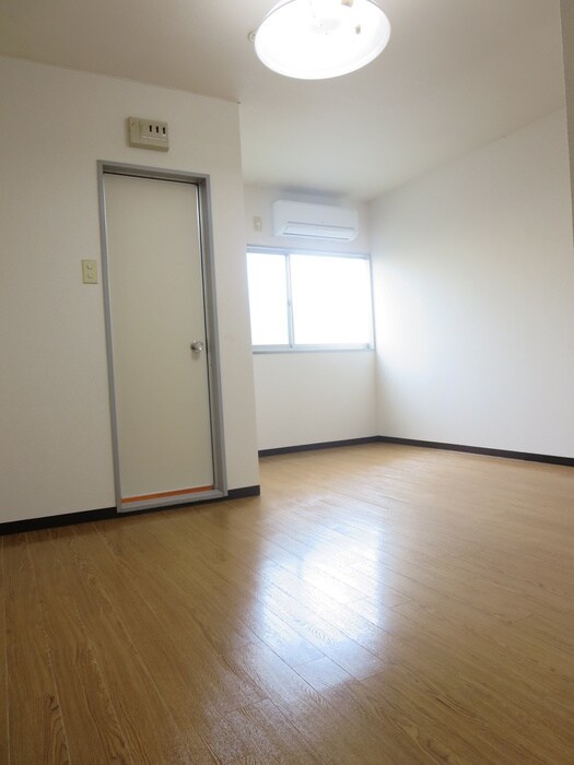 物件内観写真6　(居室)