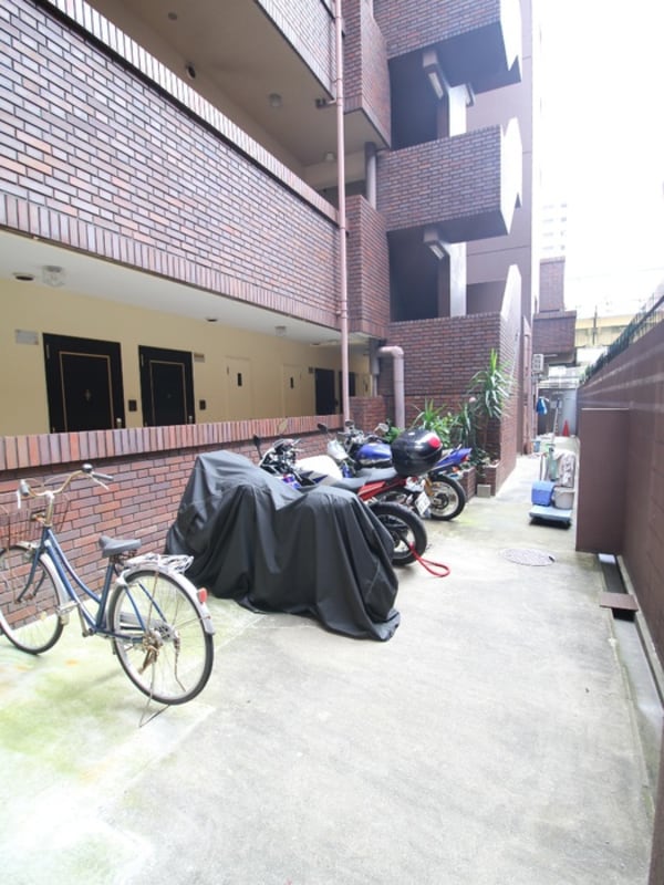バイク置き場