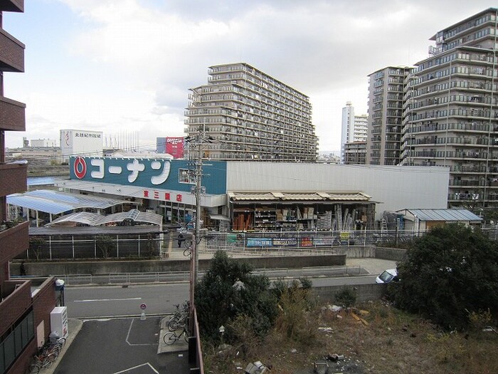 物件内観写真14　(室内からの展望)