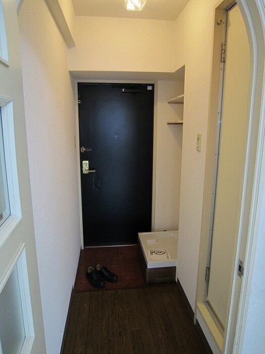 物件内観写真18　(玄関)