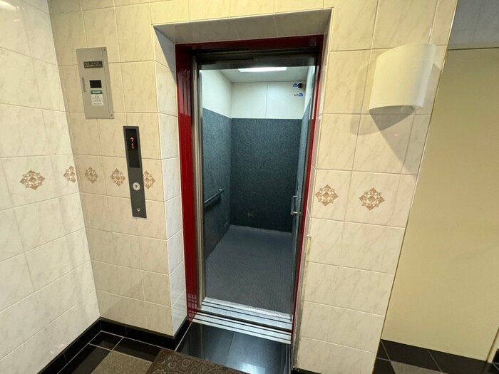 物件外観写真4　(建物設備)