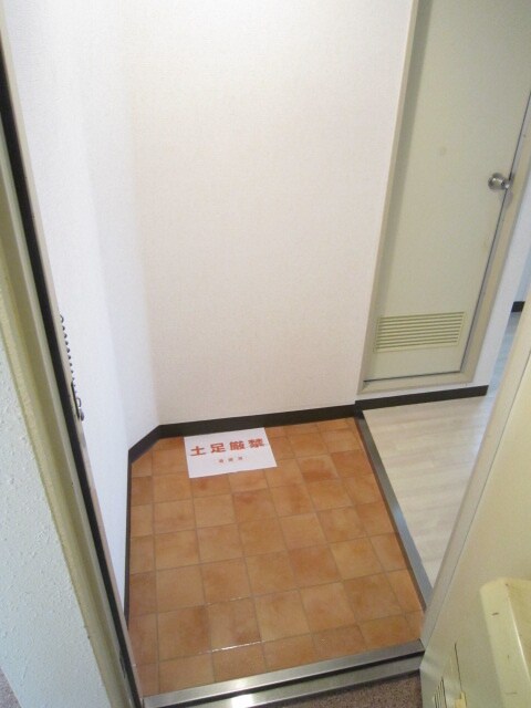 物件内観写真11　(玄関)