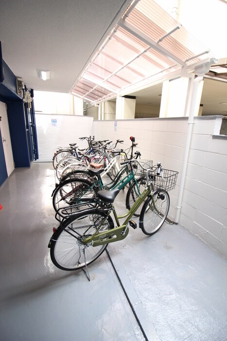 物件外観写真5　(駐輪場)