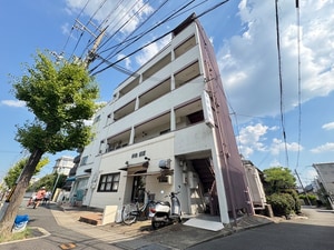 シャトー嵯峨外観写真