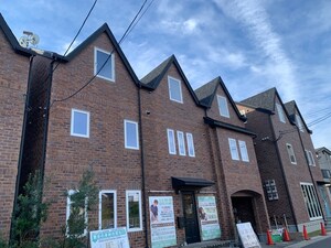 BRICK  SQUARE 東向日駅前外観写真