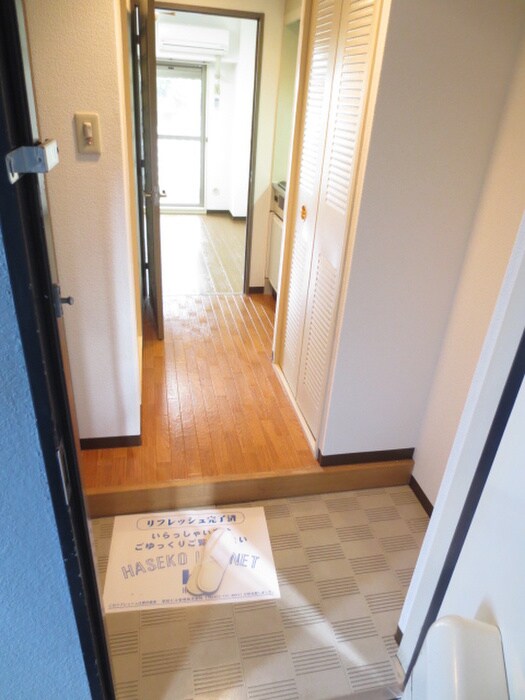 物件内観写真6　(玄関)