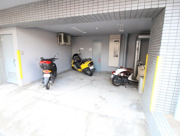 バイク置き場