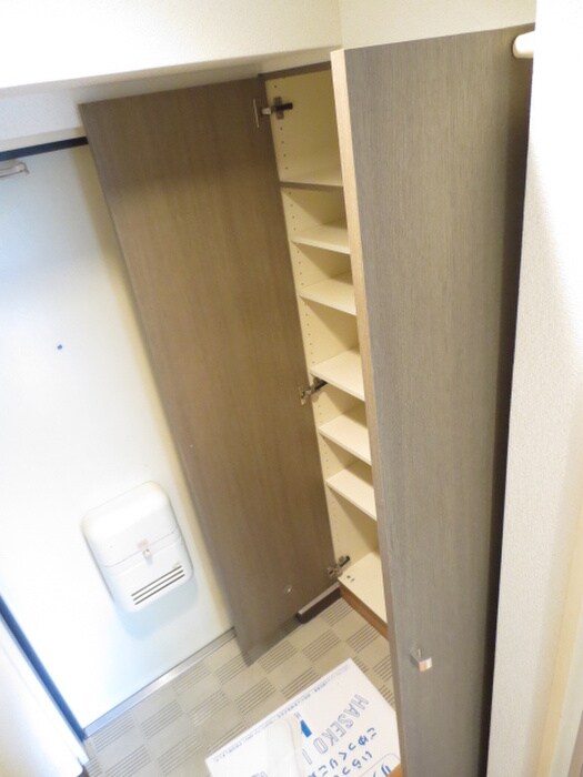 物件内観写真9　(靴箱)