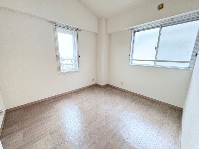 物件内観写真8　(居室)