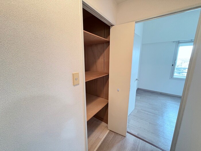 物件内観写真10　(収納)