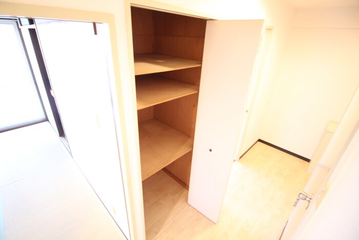 物件内観写真13　(収納)