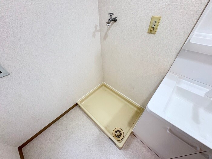 物件内観写真15　(洗濯機置場)