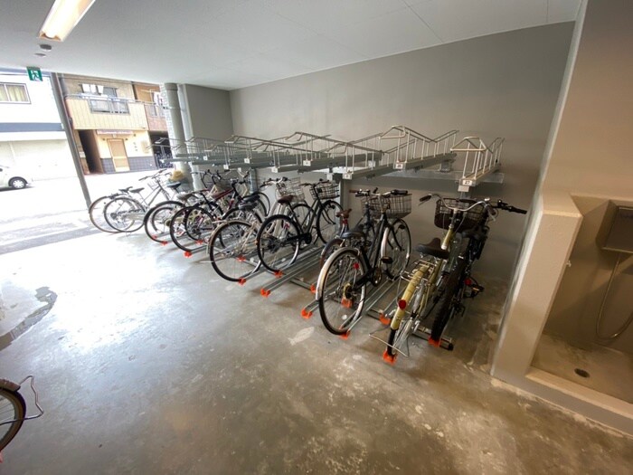 物件外観写真6　(駐輪場)