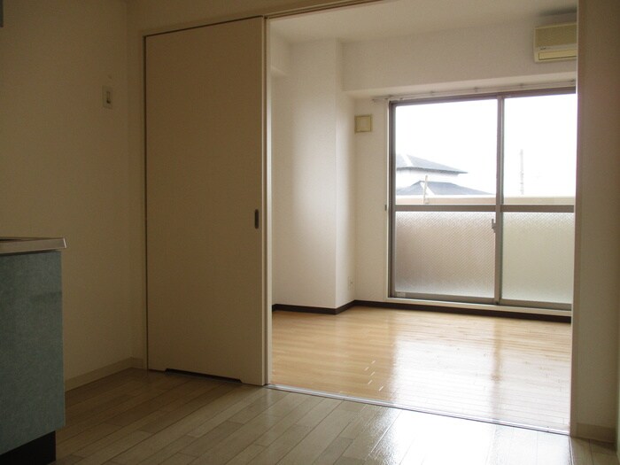 物件内観写真10　(居室)