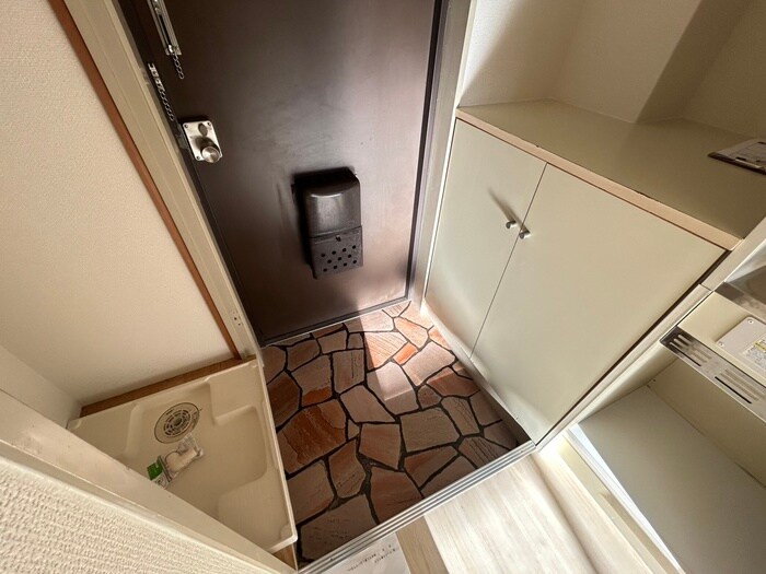 物件内観写真7　(玄関)