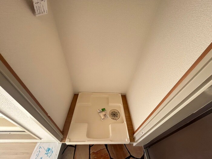 物件内観写真12　(洗濯機置場)