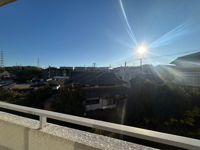 物件内観写真17　(室内からの展望)