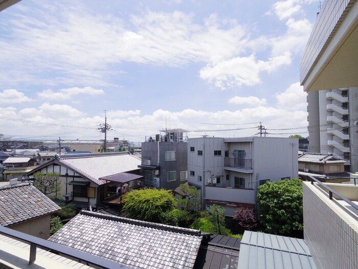 物件内観写真22　(室内からの展望)