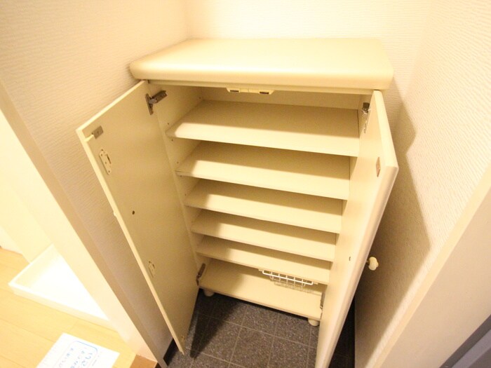 物件内観写真8　(靴箱)