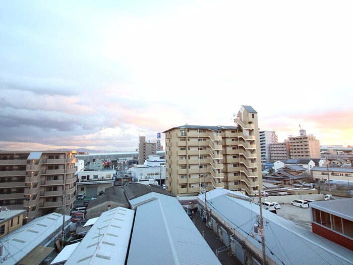 物件内観写真22　(室内からの展望)