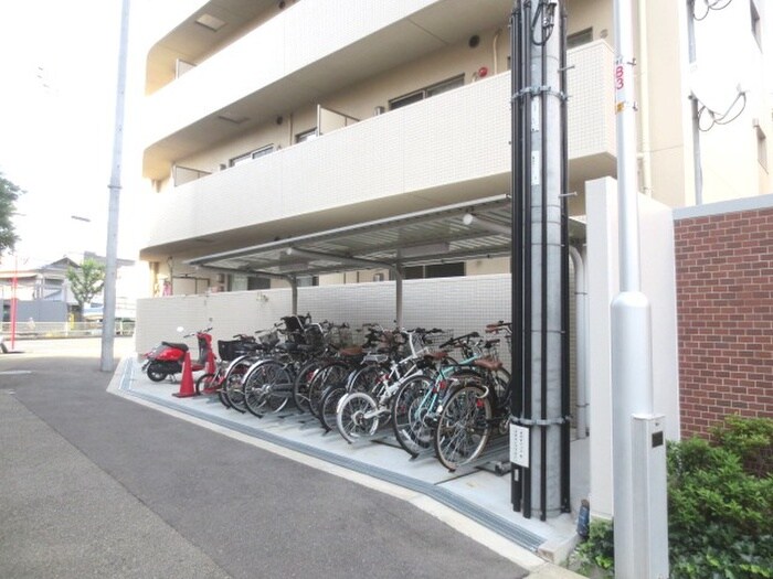 物件外観写真5　(駐輪場)