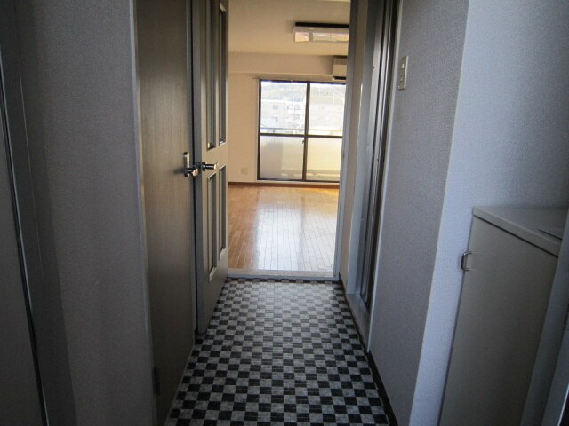 物件内観写真13　(廊下)