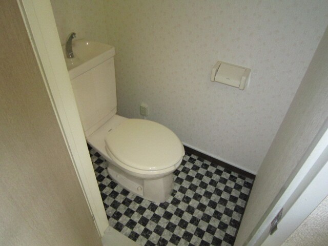 物件内観写真15　(トイレ)