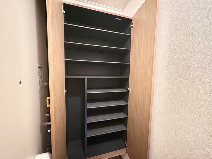 物件内観写真15　(靴箱)