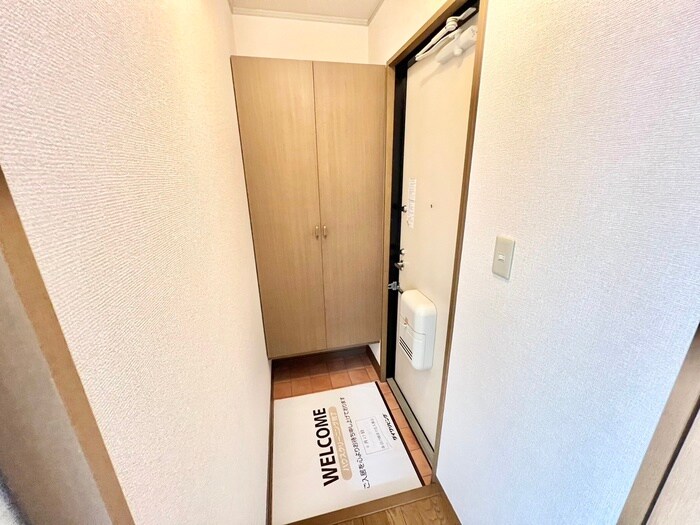 物件内観写真16　(玄関)