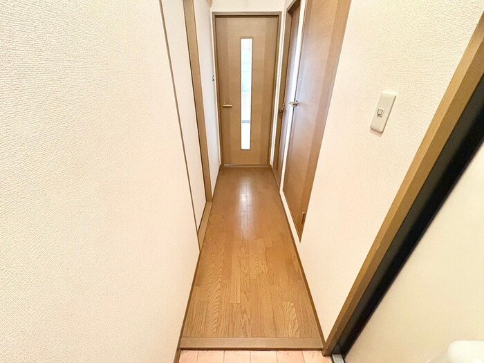 物件内観写真17　(廊下)