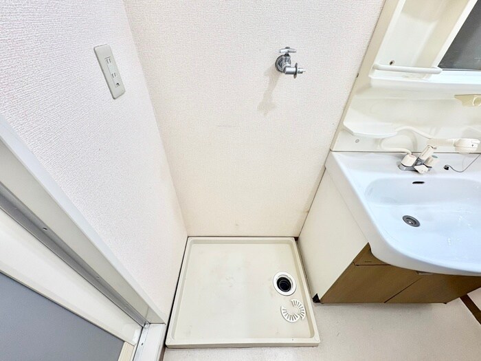 物件内観写真18　(洗濯機置場)