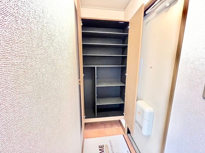 物件内観写真18　(靴箱)