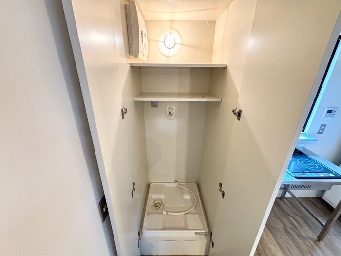 物件内観写真13　(洗濯機置場)