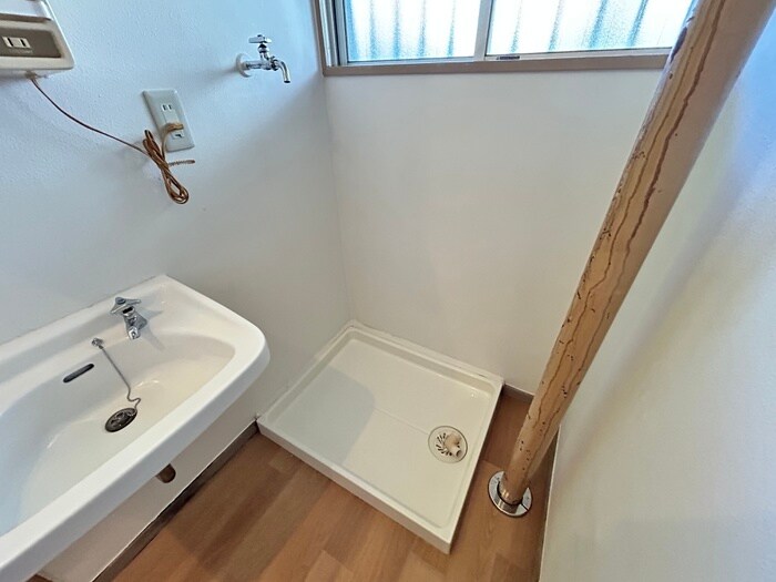 物件内観写真15　(洗濯機置場)