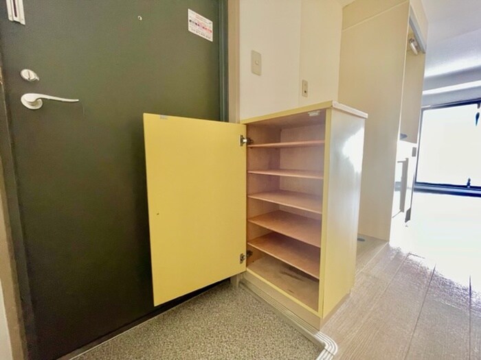 物件内観写真16　(靴箱)