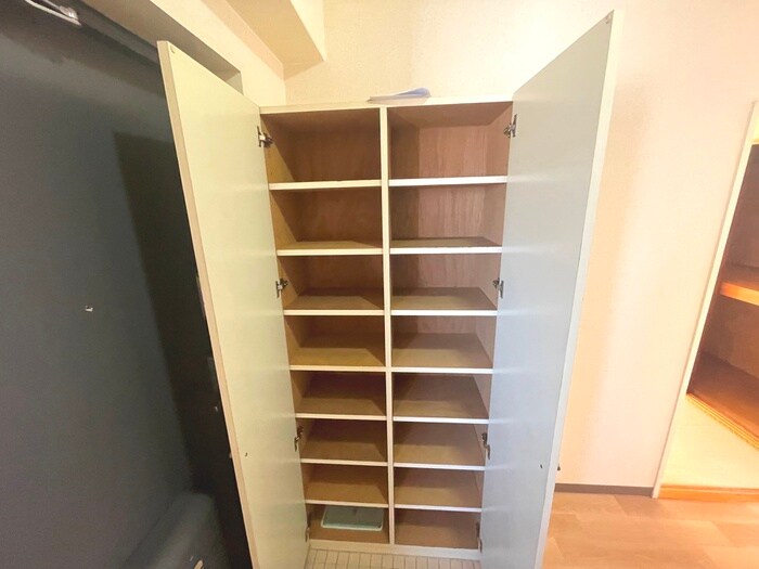 物件内観写真18　(靴箱)