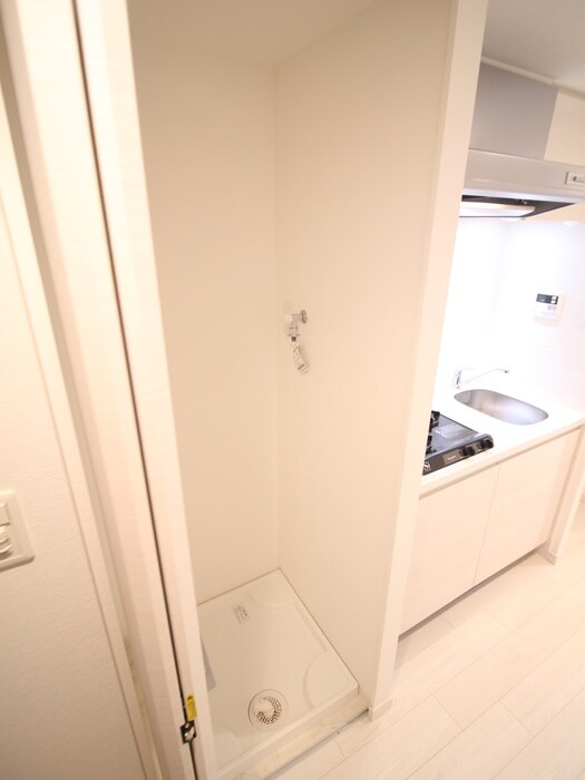 物件内観写真10　(洗濯機置場)