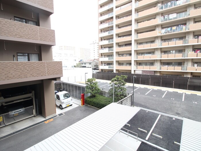 物件内観写真20　(室内からの展望)