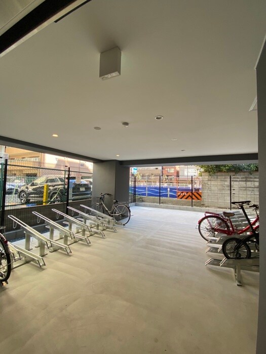 物件外観写真5　(駐輪場)