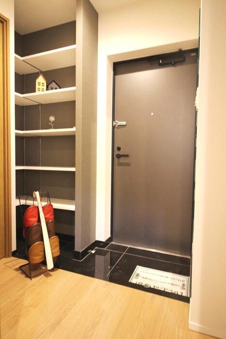 物件内観写真13　(玄関)