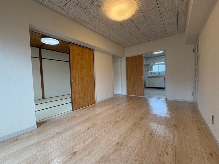 物件内観写真2　(居室)