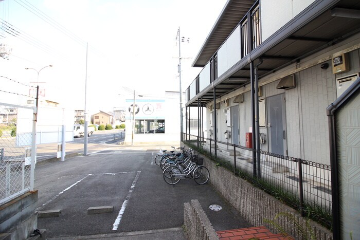 物件外観写真5　(駐輪場)