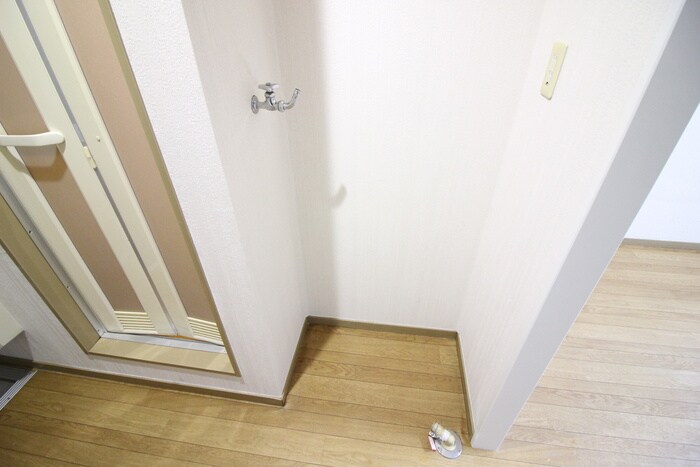 物件内観写真18　(洗濯機置場)